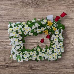 Ofrenda Floral rectangular con atril de 75 anccho 70 alto aprox